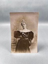 1895 Victorian Photograph Of Woman
