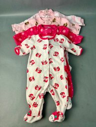 4 Heavy Sleepers With Feet