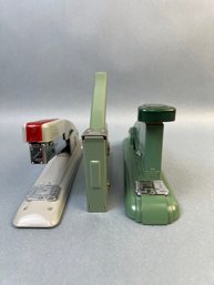 3 Vintage Swingline Staplers And A Vintage Arrow Staple Gun.
