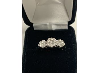 10kt Diamond Cluster Ring 1.0 Cttw