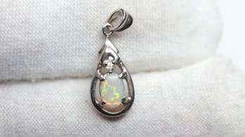 AUSTRALIAN OPAL PENDANT STERLING SILVER 925 NECKLACE