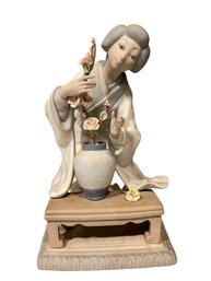 Vintage Lladro Japanese Geisha Woman Arranging Flowers Figurine Retired