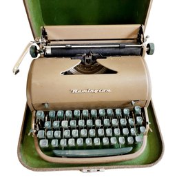 Vintage Reminton Quite -Riter Typewriter With Original Case