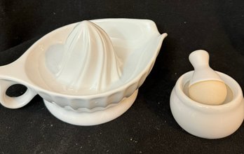 Juicer And Mortar And Pestle Set