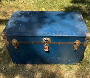 Old Trunk (red Bottom)