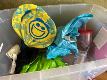 Outdoor Beach /pool Stuff In Tub