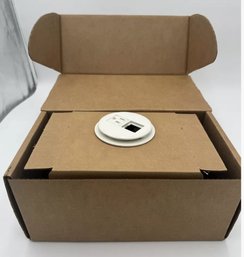 Byrne Round Power Data Center Node 1-Outlet, 1- Blank, White, Corded ET991 New In Box