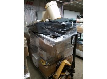 Wholesale Lot Of Estate Items, Unsold And Surplus Stock