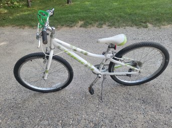 Kid's Trek MT200 Bicycle, Flower Print