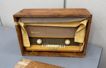 Vintage  Grundig 3025  Radio