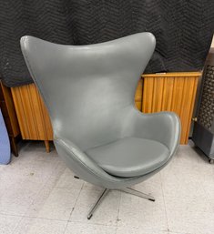 Arne Jacobsen Style Egg Chair