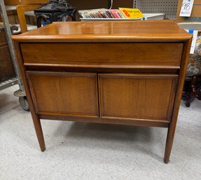 Drexel Mid Century End Table Cabinet