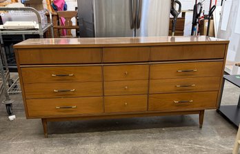 ****EXCEPTIONAL***** Vintage Mid Century Dresser***RECOMMENDED***