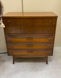 Mid-century Chest Of Drawers