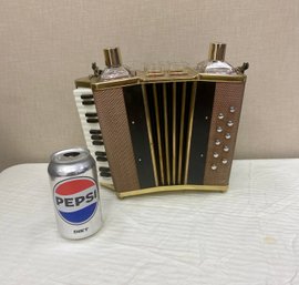 Accordion Style Musical Decanter Set With 4 Glasses Plays O Sole Mio