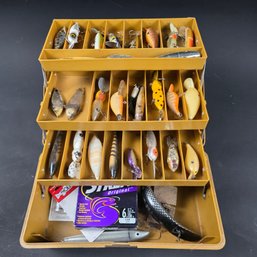 Vintage Lures In Tackle Box (with No Latch) Rebel, Heddon, Fred Arbogast, Bomer