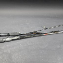 Two Graphiteite Rods - Abu Garcia Conolon Sensor Touch - Shimano Fx2652 Hard Case