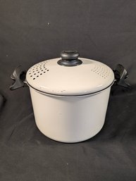 Pasta Or Stock Pot With Draining Lid