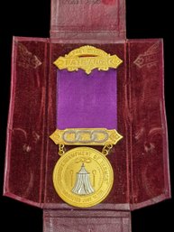 I.O.O.F. Past Chief Patriarch Encampment Medal In Presentation Case