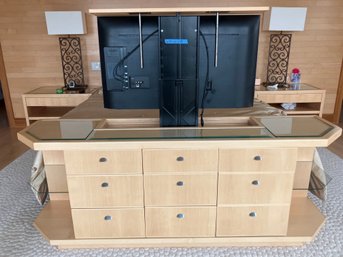 TV Cabinet With Lift & Samsung TV