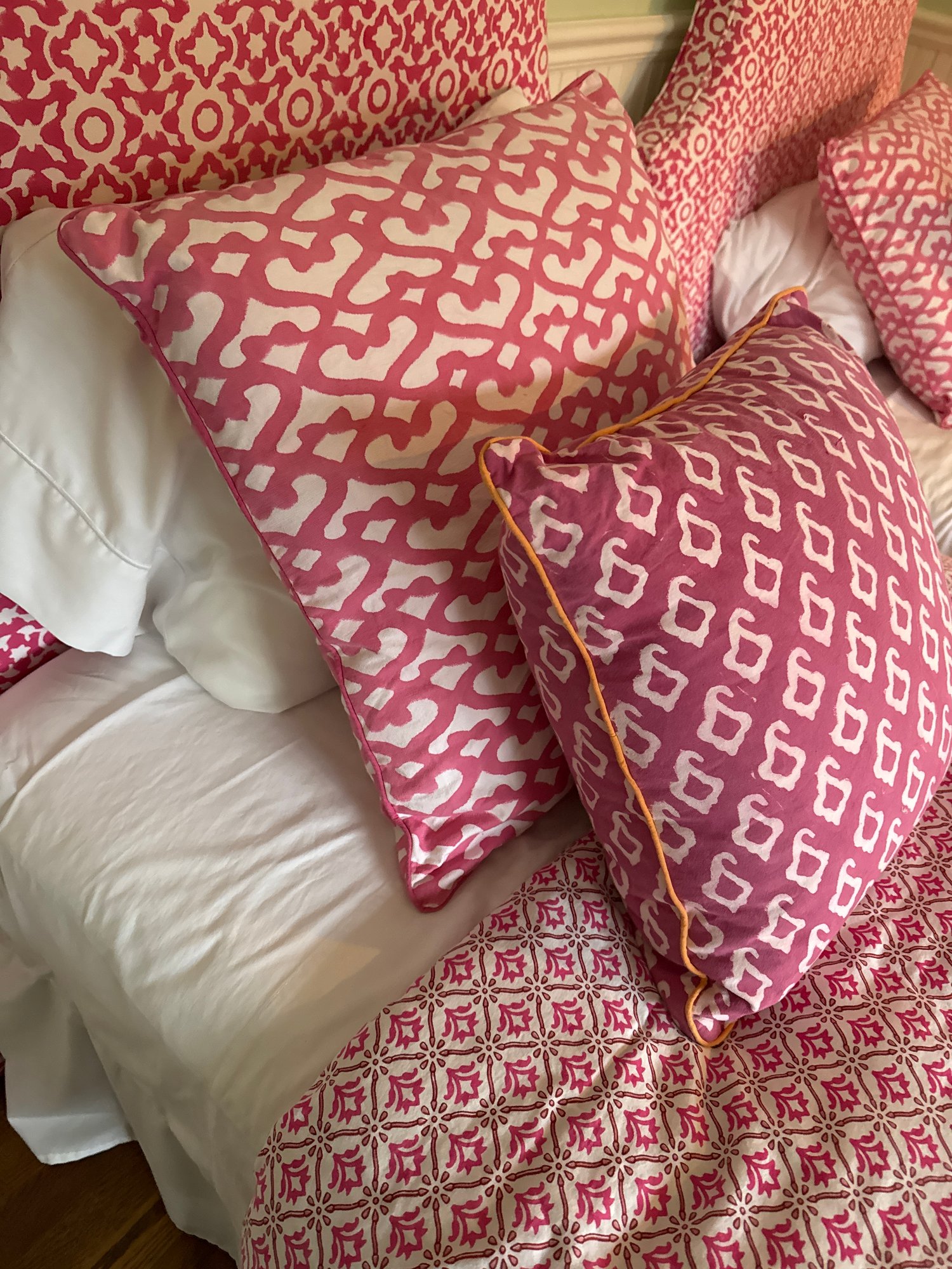 Hampton Roller Rabbit Pair Of Pink Roberta Roller Roberta Roller Rabbit Twin Beds And Bedding ...