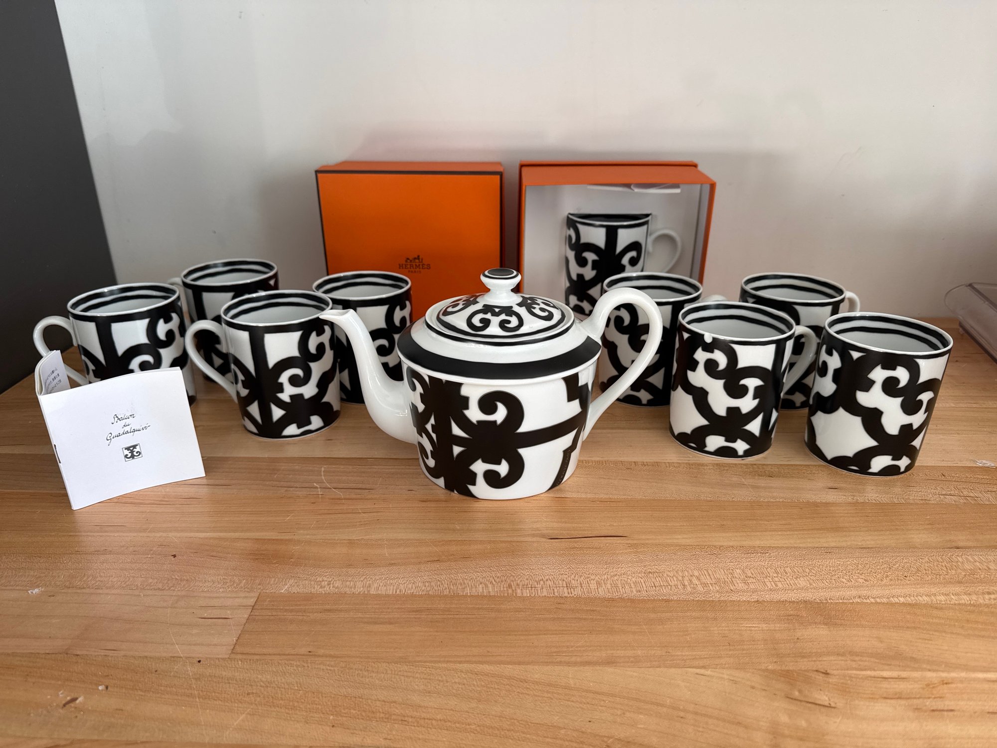 Hermes 10 Hermes Balcon Du Guadalquivir Black Mugs And Teapot