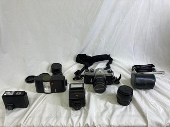 Vintage Honeywell PENTAX Spotmatic Camera With Case