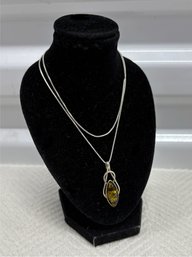 Sterling Silver Amber Celtic Knot Necklace (4.0 Grams)