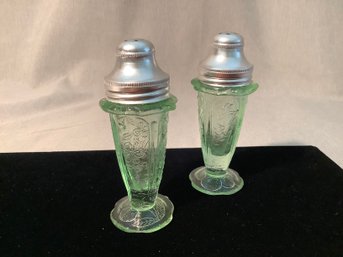 Vintage Jeanetter Salt & Pepper Shakers