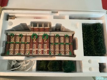 Dept 56 Large Boxed Set-Kensington Palace In Box