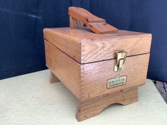 Griffin  Oak Wood Shoe Shine Shinemaster