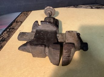 2 -1/2 Inch Bench Vice