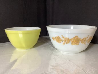 Pyrex 1 1/2 Pt  Bowl& Butterfly Gold 1 1/2 Qt Bowl