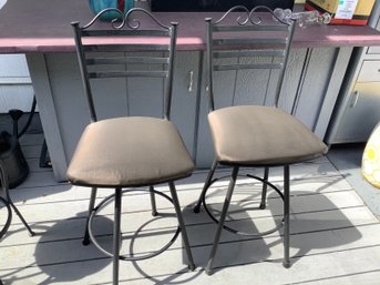 2 Outdoor Cushioned Swivel Bar Stools Lot 2