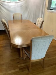 Diningroom Or Kitchen Table With 4 Matching Chairs