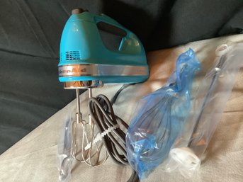 KItchen Aid 9 Speed Mixer W/ Accessories-Read Description