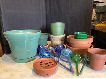 Box Filled -Assorted Planters And Watering Balloons