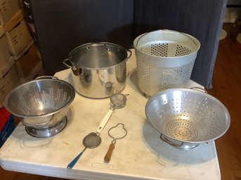 Martha Stewart Pot W/ Lid,Colanders, Strainers & Fry Basket