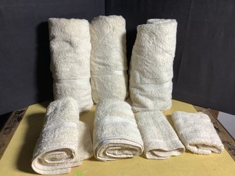 New Royal Velvet Bath Towel Set