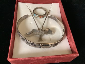 Vintage Hand Strung Silver Necklace W/ Native American Zuni Freedom Bird