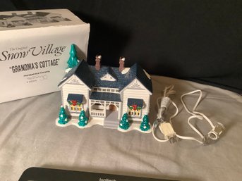 Department 56 Grandmas Cottage 5420-8