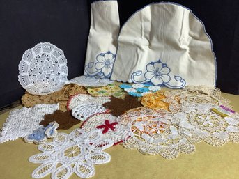 2 Tea Cozys And Assorted Tatted Lace & Hand Crocheted Items 18 Pcs