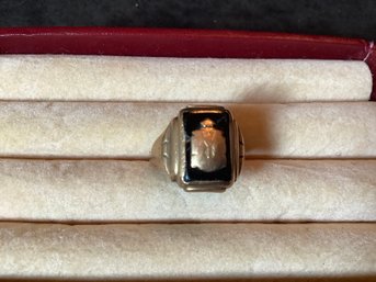 10 Kt Gold Scholarly Ring