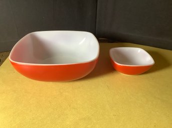 Vintage Set Of 2 Pyrex Red Square Dishes