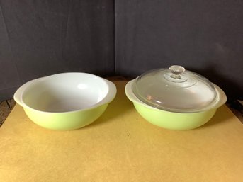 Vintage Set Of 2 Pyrex Lime Green Round Dishes One Lid