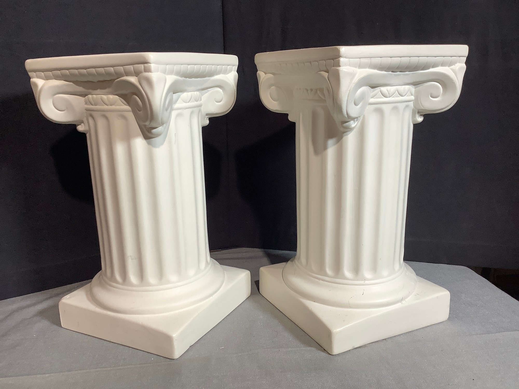 Pair Of Roman Columns #19561 | Auctionninja.com