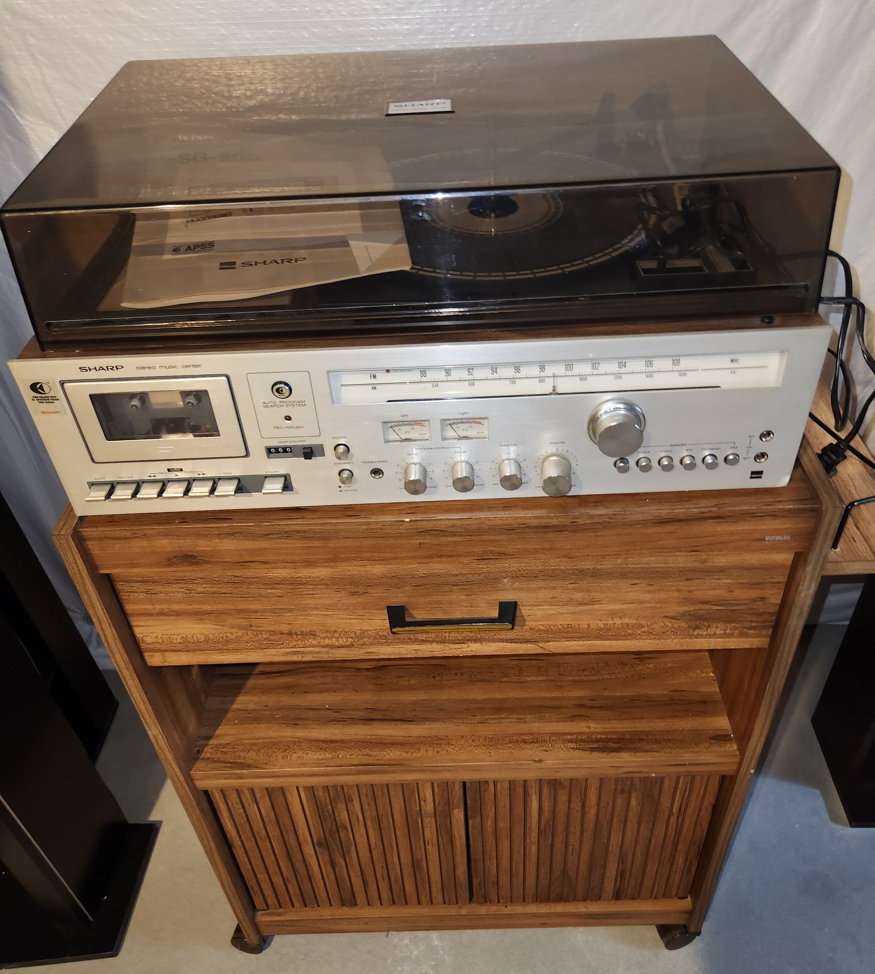 Sharp Stereo Music Center With Tape Deck Model SG-200 Turntable