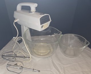 Kenmore Standing Mixer W/ Beaters & Bowls