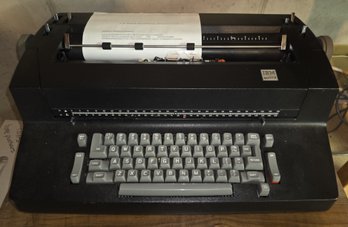 IBM Selectric II Electric Typewriter W/ Extra Balls- See Pics