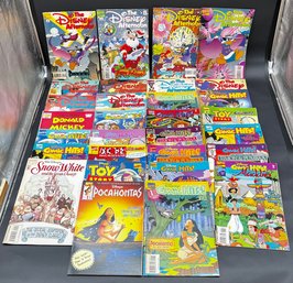Large Lot Of Walt Disneys Comics With Pocahontas, Snow White, Aladdin, Timon & Pumba With Many Others